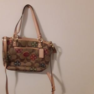 Beigy Flower Coach Bag. Original.